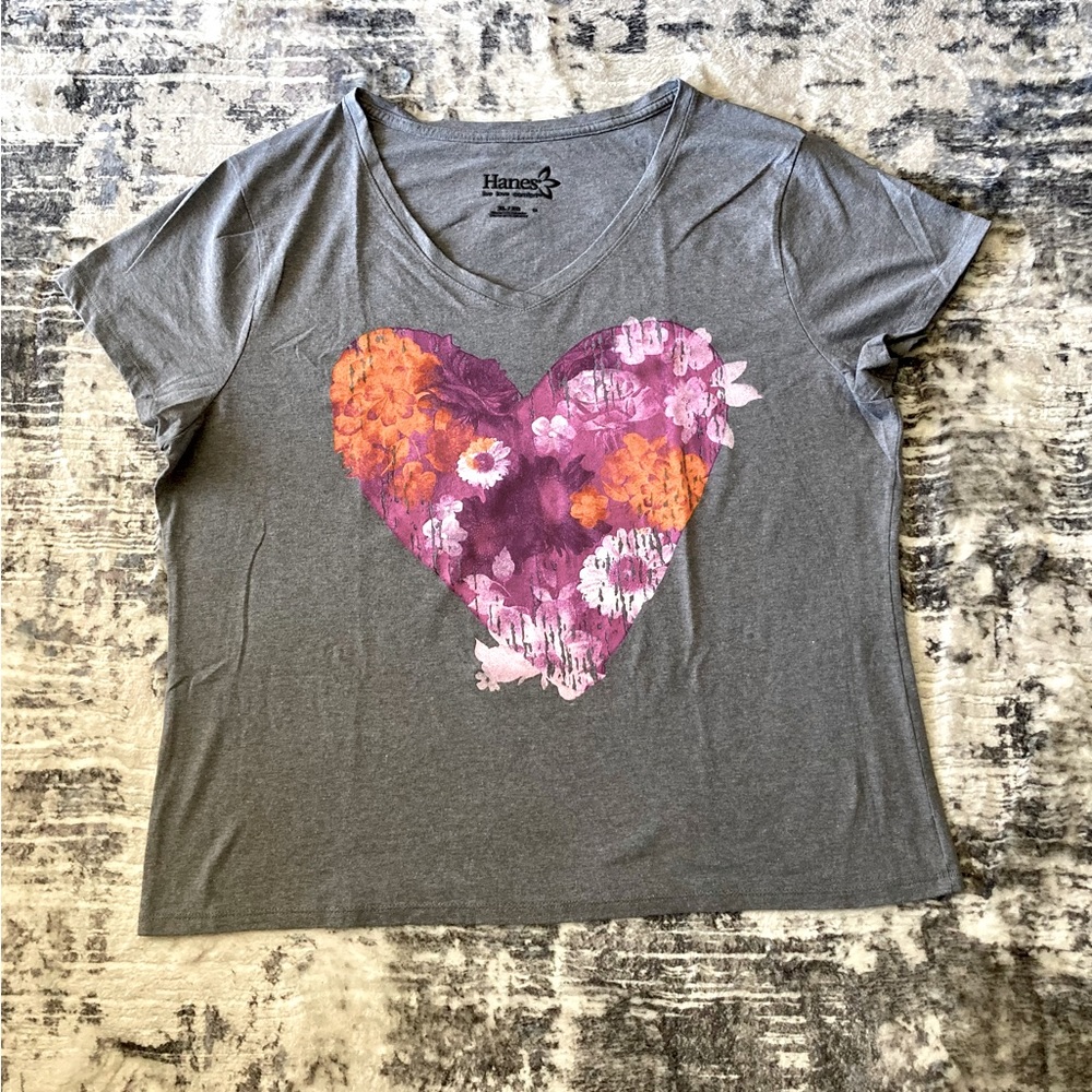 Hanes Women's V-Neck Tee Size X-Large